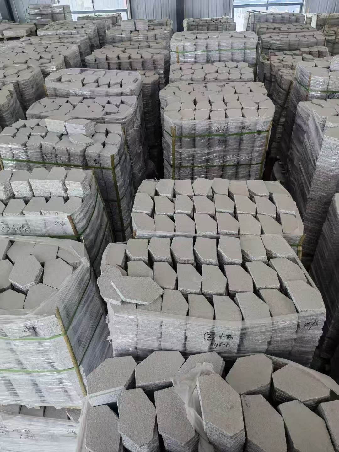 阜阳芝麻白石材冰裂纹，碎拼。