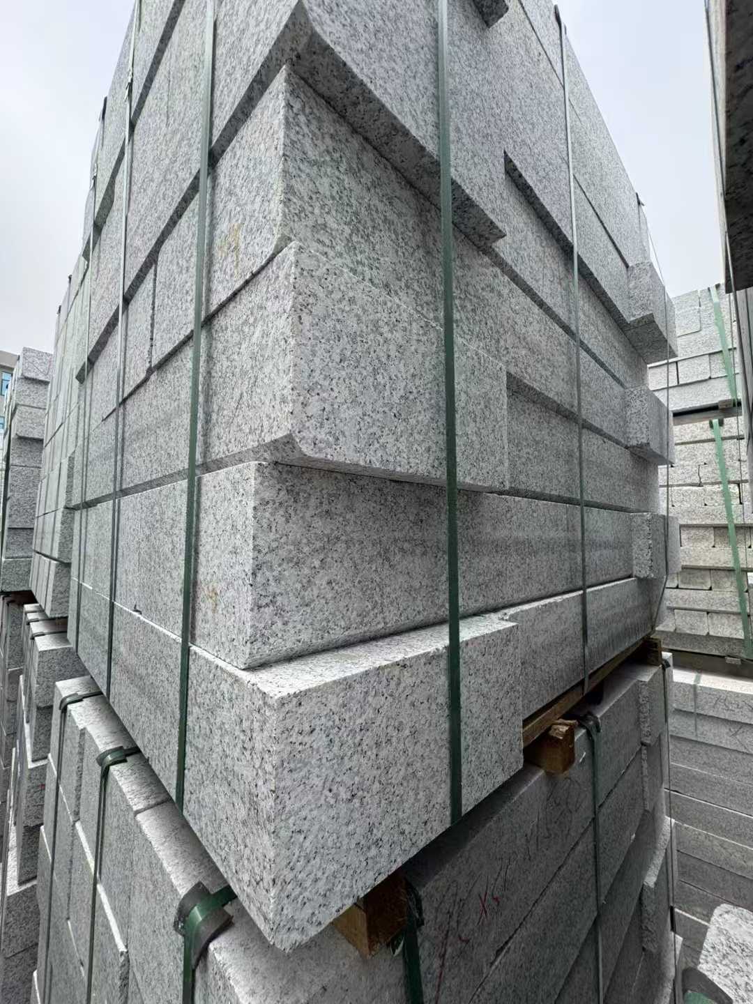 阜阳芝麻白路牙石 马路牙子