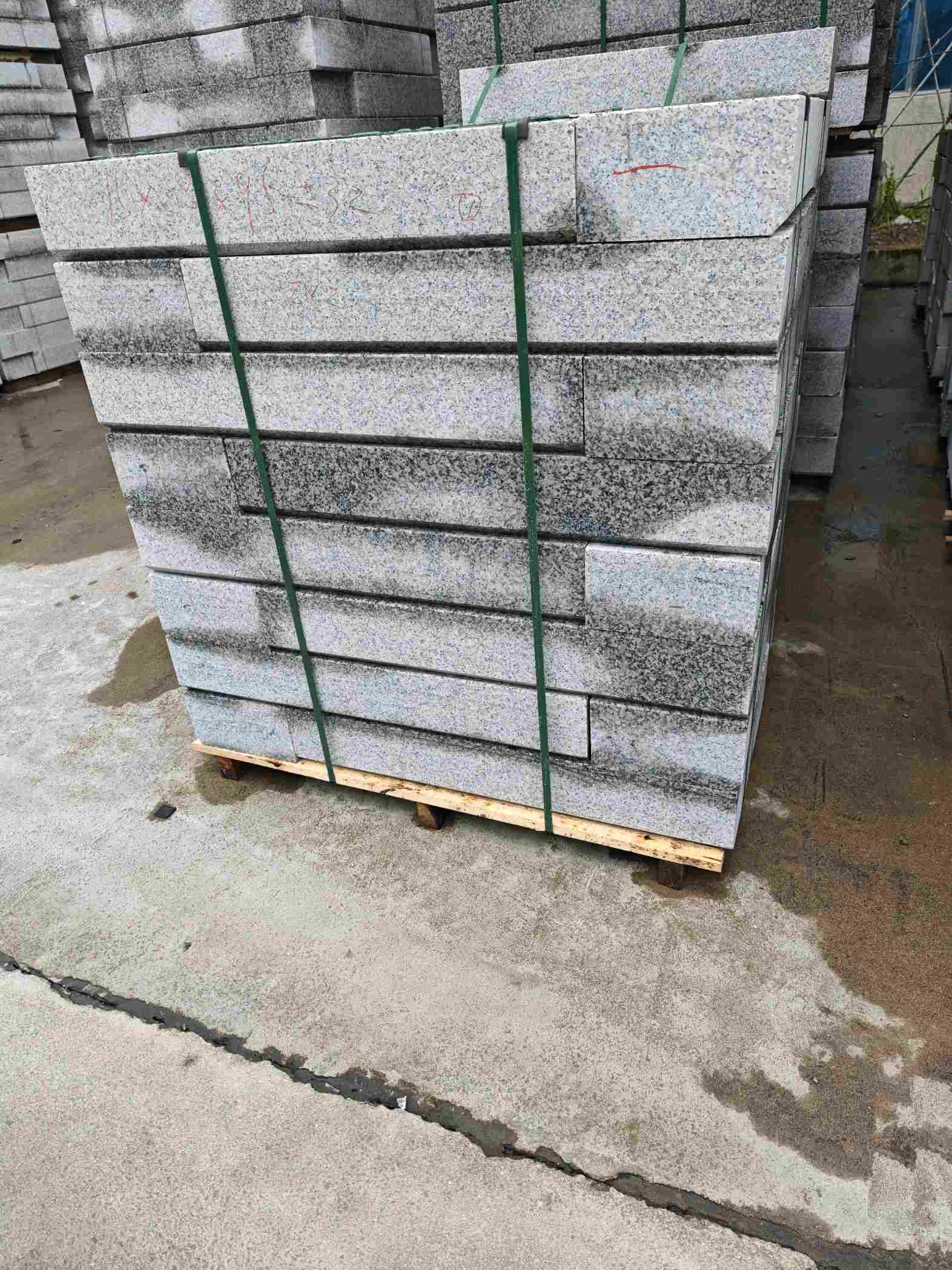 阜阳芙蓉白路牙石，马路牙子